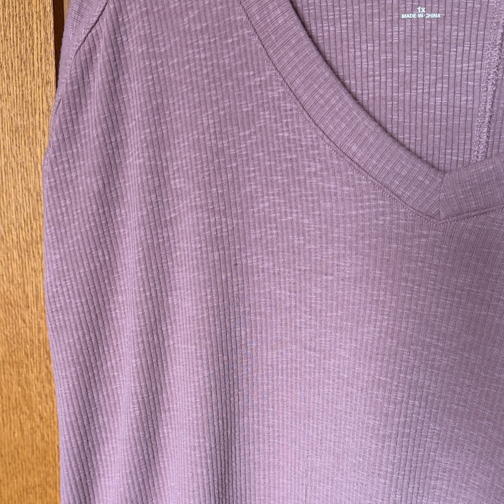 Elegant V-Neck Blouse in Dusty Rose - Picture 2 of 2